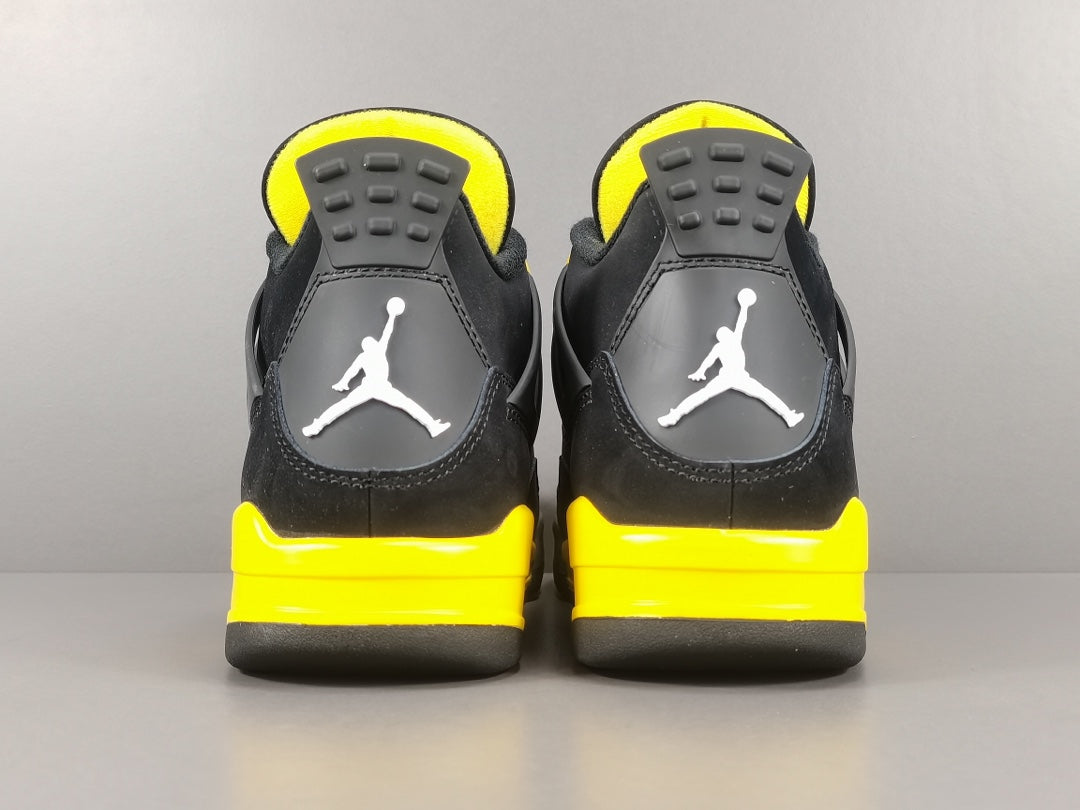 Air Jordan 4 Thunder - Calcio e Moda