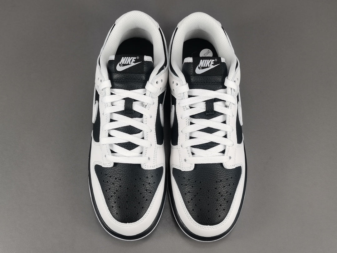 Nike Dunk Low Black/White Revesre Panda - Calcio e Moda