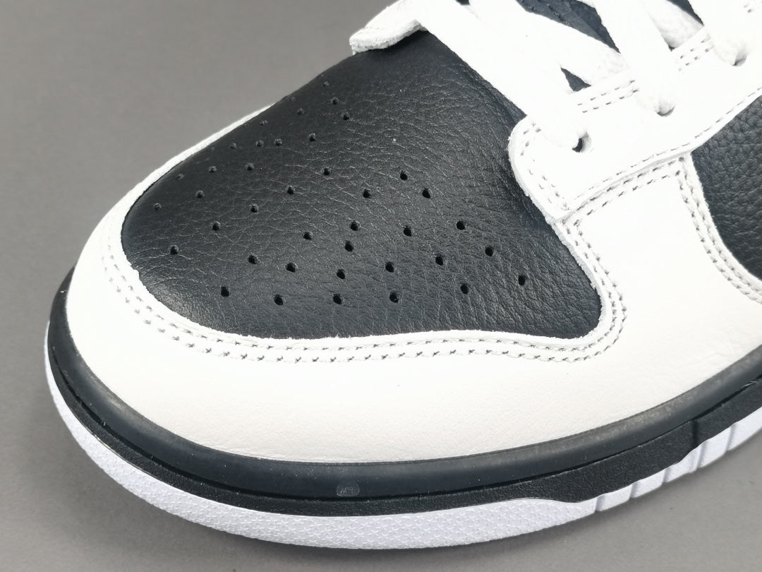 Nike Dunk Low Black/White Revesre Panda - Calcio e Moda