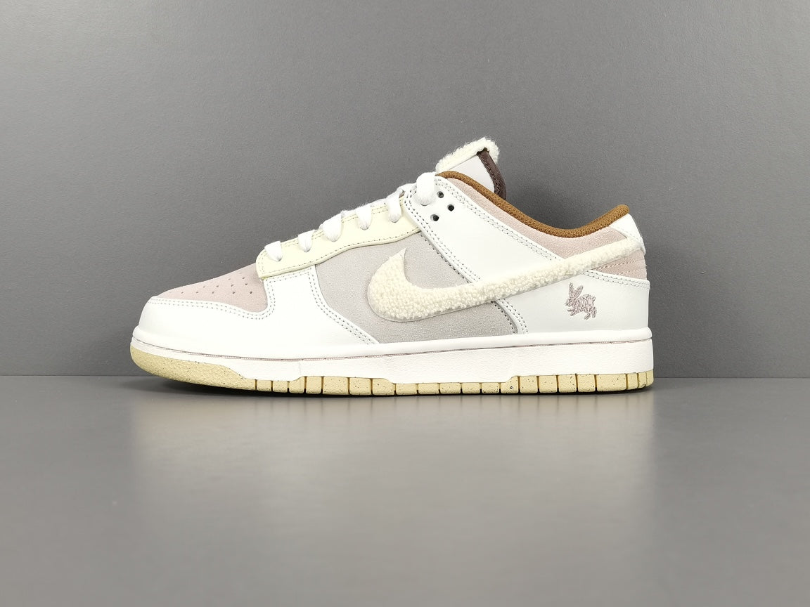 Nike Dunk Low Year of the Rabbit - Calcio e Moda