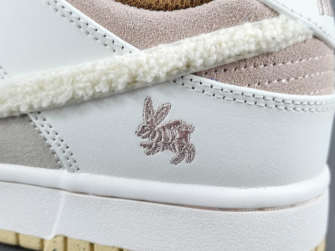 Nike Dunk Low Year of the Rabbit - Calcio e Moda